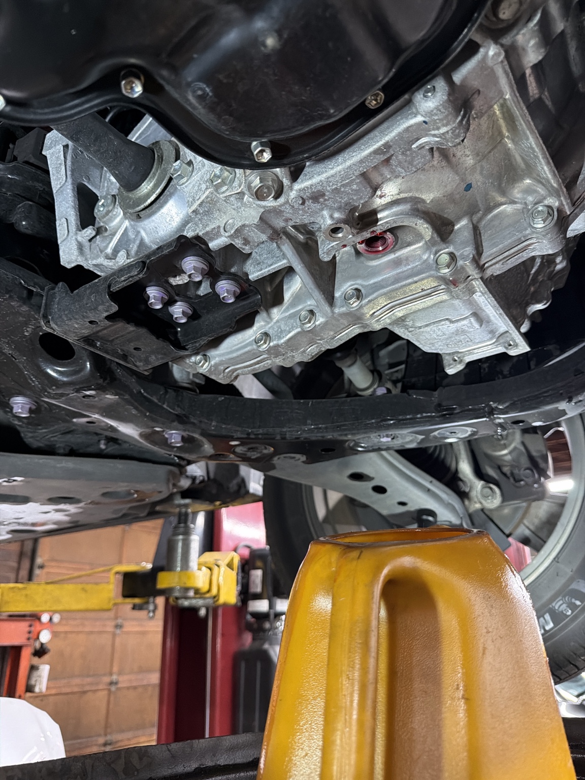 Fresh oil service at Autotek Tire and Service in Kent